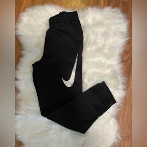 Black therma fit large boys. Few white spots